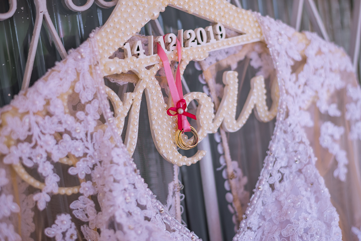 fotografia de casamento detalhes vestido noiva- alianças-fotógrafo de casamento Rj-Mont sonho festas e eventos-rj