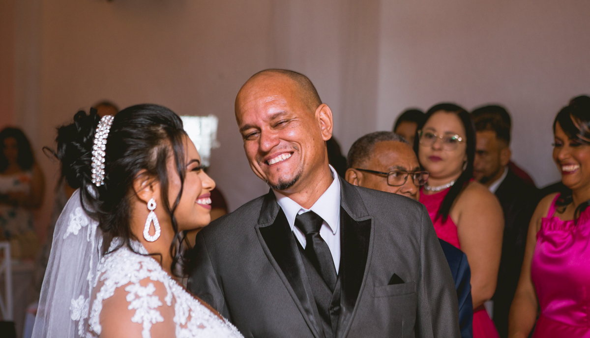 momento feliz em cerimônia-casamento Jorge &