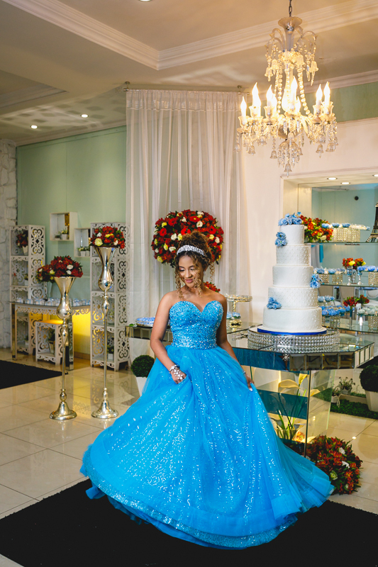 vestido de gala azul-fotografia festa debutantes Gabriela Julião-fotografia profissional-casa de festas paris