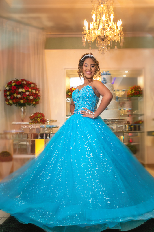 vestido de gala azul-fotografia festa debutantes Gabriela Julião-fotografia profissional-casa de festas paris