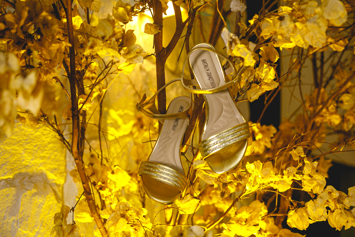 sandália dourada-festa adolescente-debutante-15 anos-Gabriela Julião