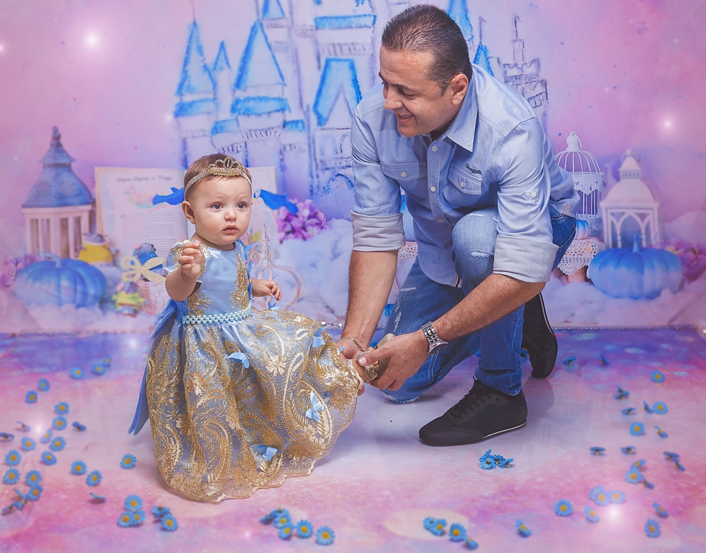 fotografia em estúdio-fotografia profissional- temática-cinderela-fundos fotográficos-sapatinho de cristal