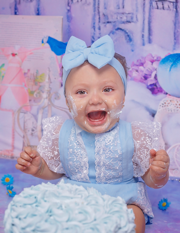 smash the cake-1 aninho da Renata-cinderela-fotografia em estúdio