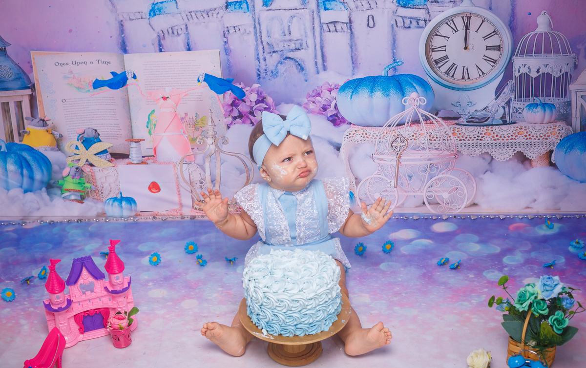 smash the cake-1 aninho da Renata-cinderela-fotografia em estúdio