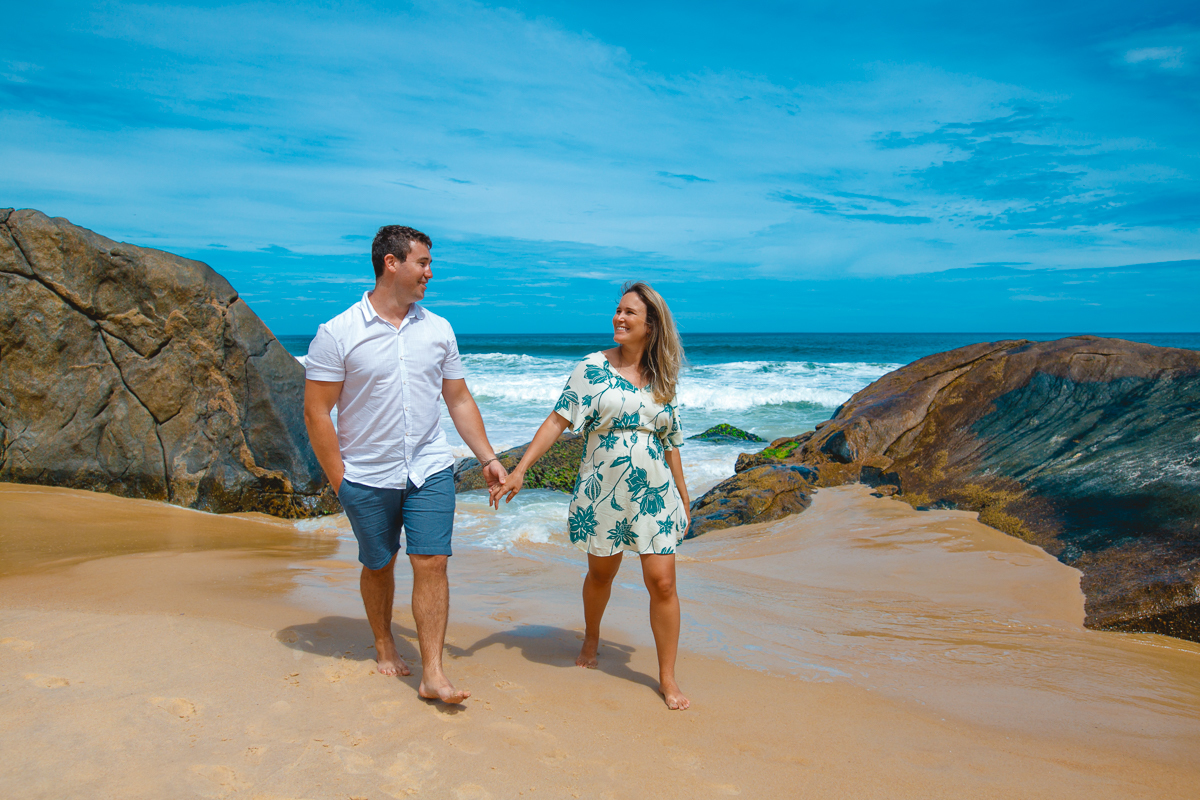 ensaio fotográfico na praia-grávida-rj-gestantes-book fotográfico