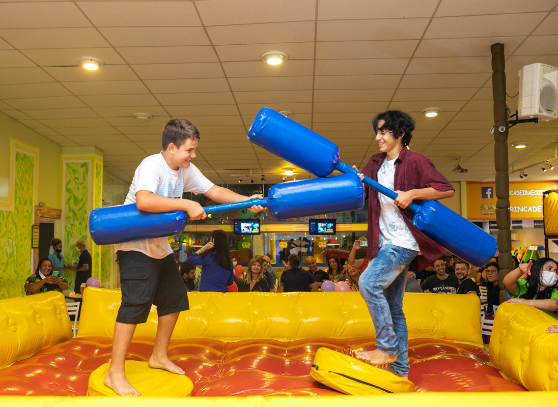 festa Daniel faz 13-em casa de festas brincadeira é coisa séria-rj-freguesia