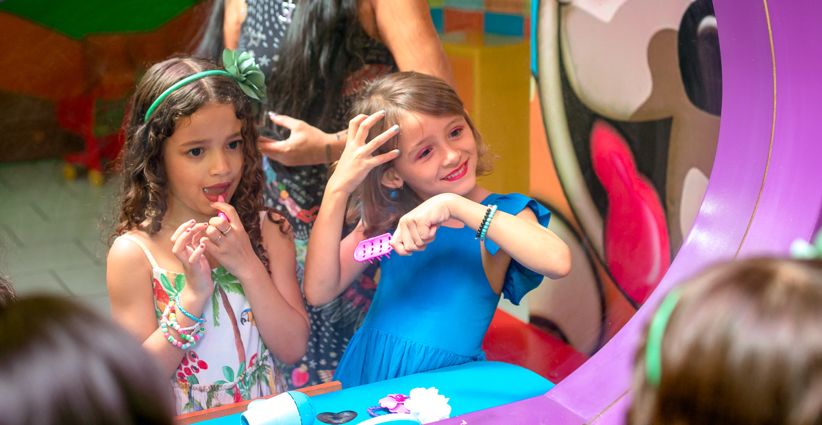 brincadeiras de criança- casa de festa uau kids-taquara-rj