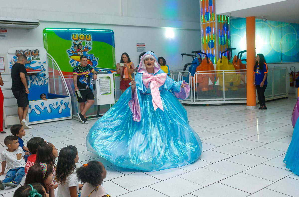 fada madrinha-cinderela-personagens vivos-casa de festas uau kids-5 anos da Lavínia-taquara