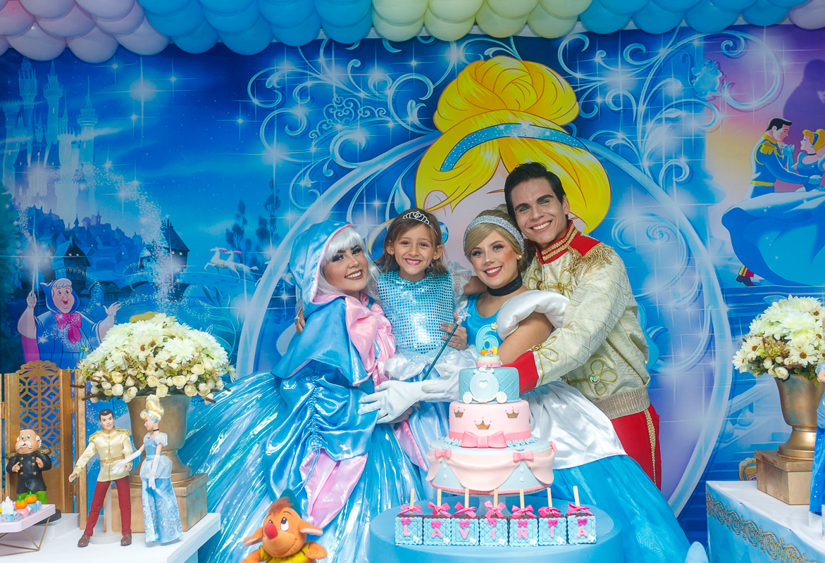 personagens vivos-príncipe e fada madrinha-cinderela-festa infantis-fotografia