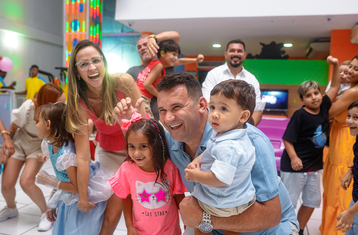 animação-muita brincadeiras e diversão em casa de festas-uau kids-taquara