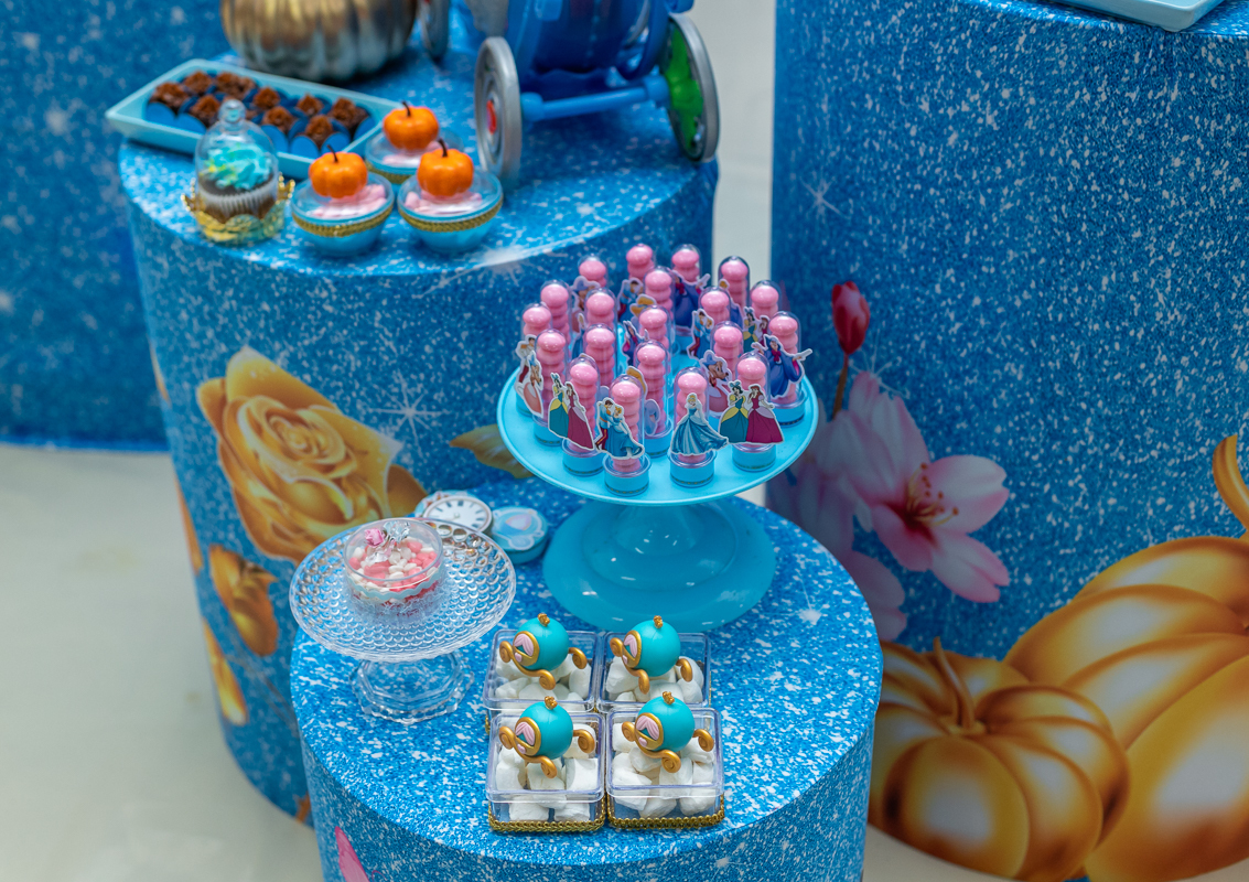 Decoração da Cinderela para Festa da Maria Clara- Casa de Festas Mundo Colorido-Taquara