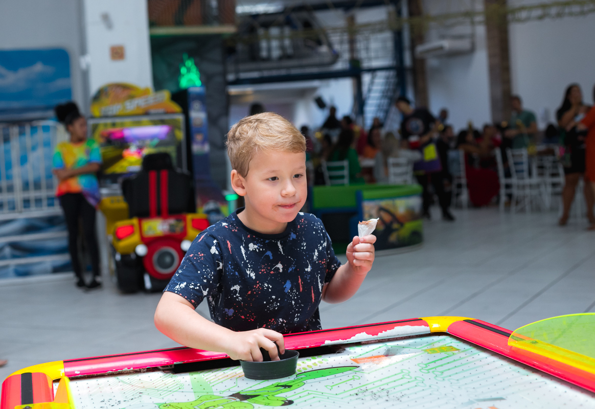 animação-jogos eletrônicos em casa de festas mundo colorido-taquara-rj