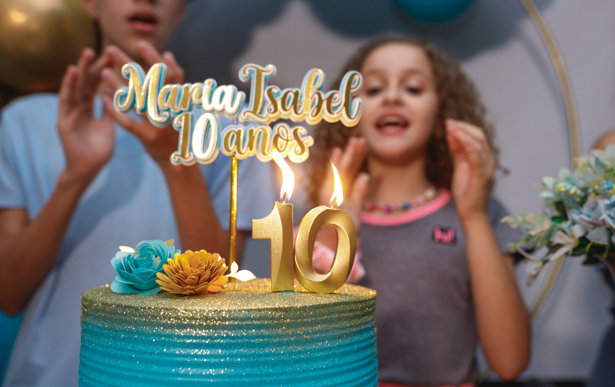 parabéns assoprando as velinhas -aniversário 10 anos-maria izabel