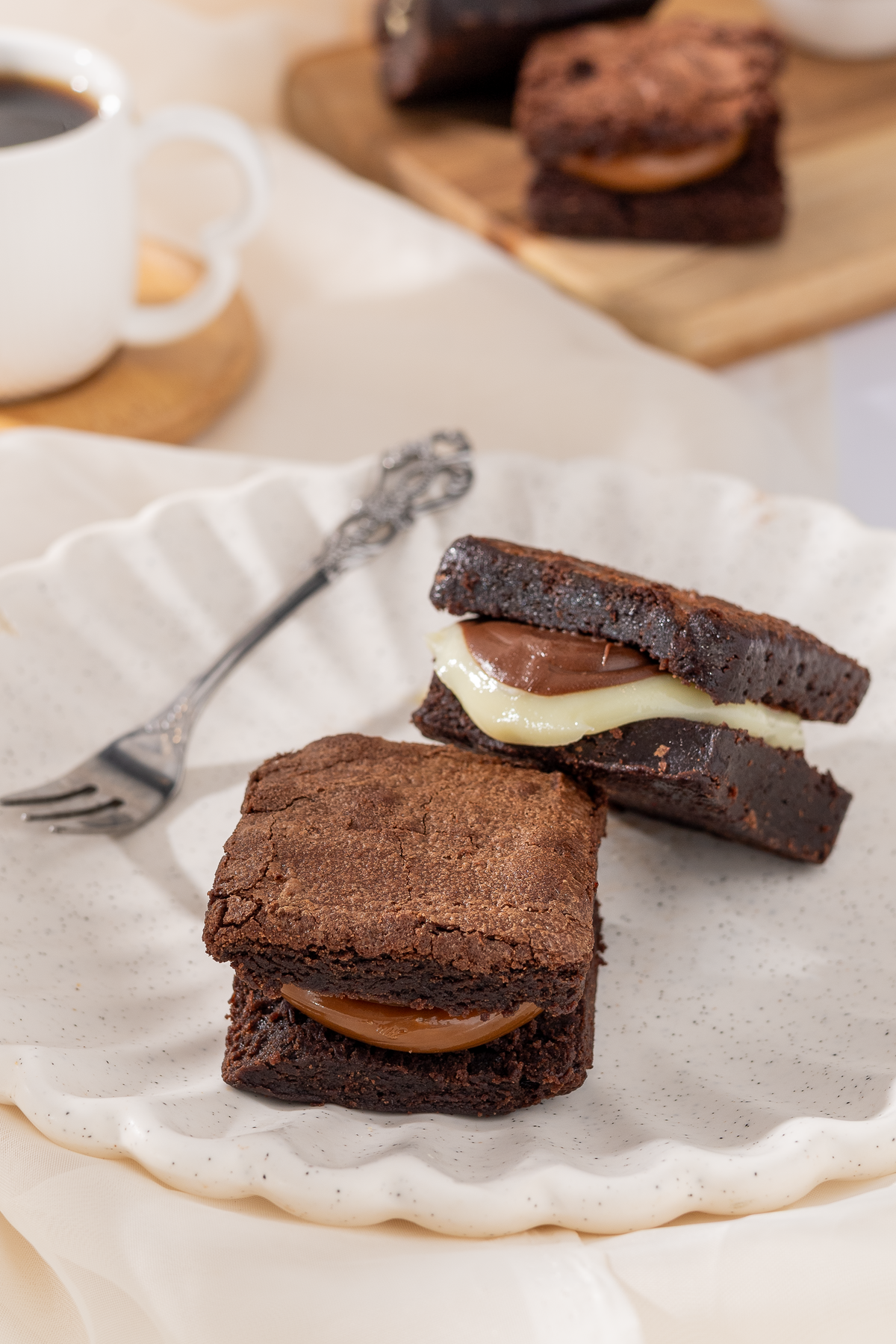 Fotografia profissional de brownie recheado