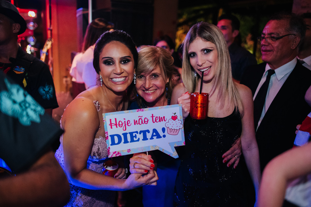 Convidados e a plaquinha