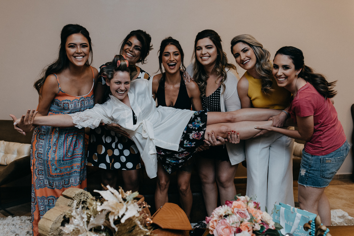 Noiva com madrinhas