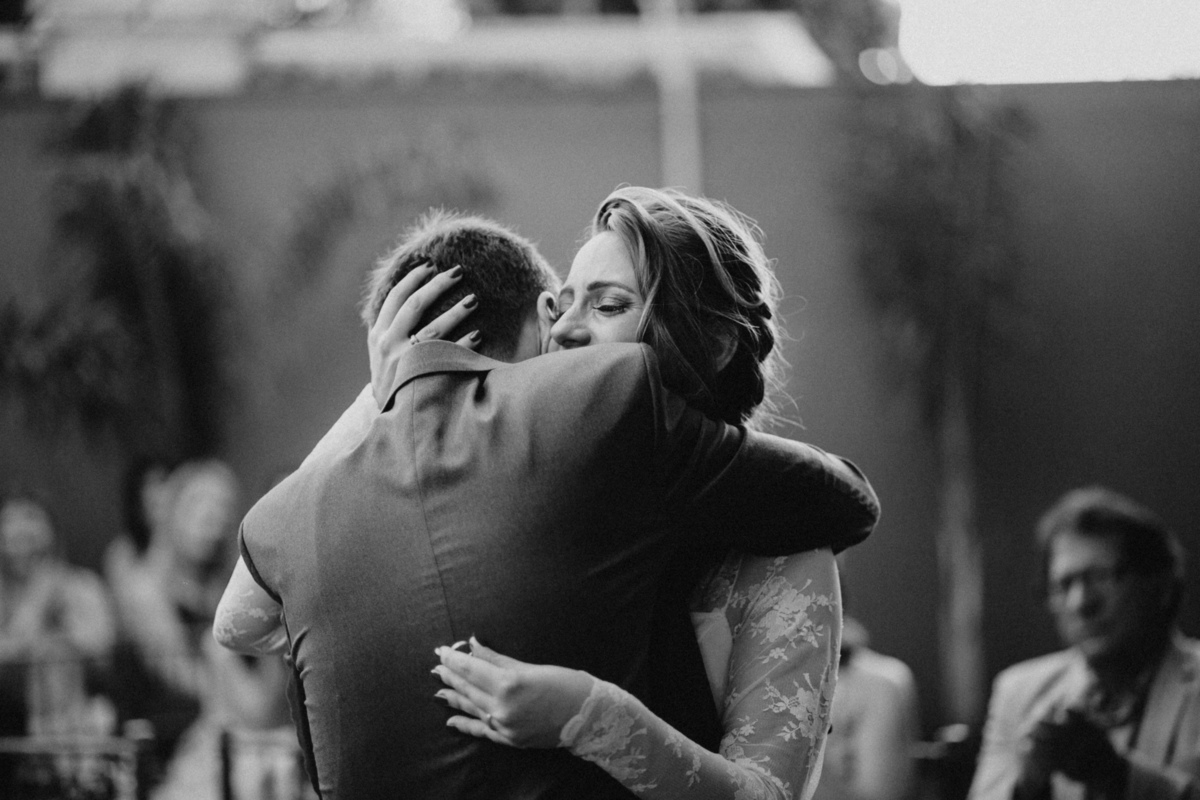 noivos emocionados