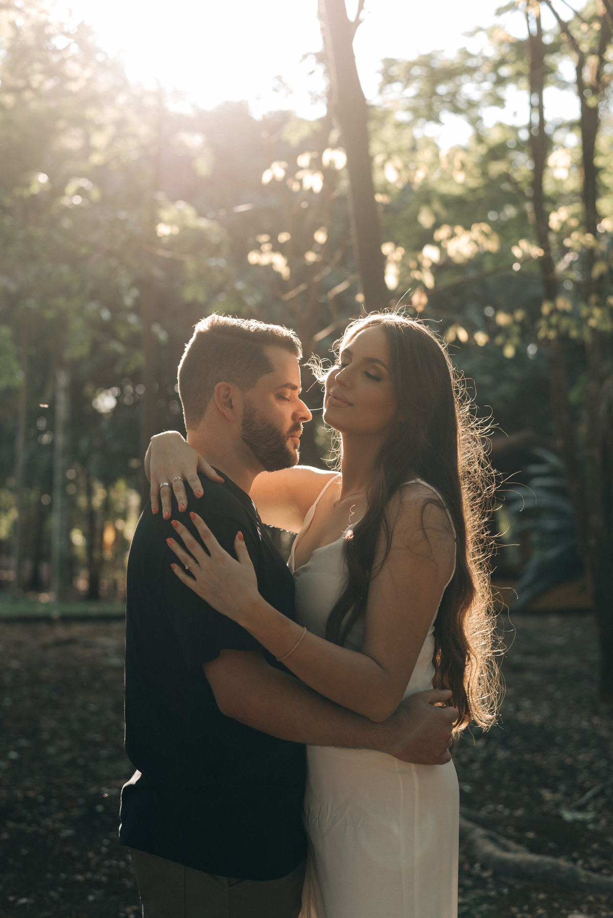 noivos no por do sol