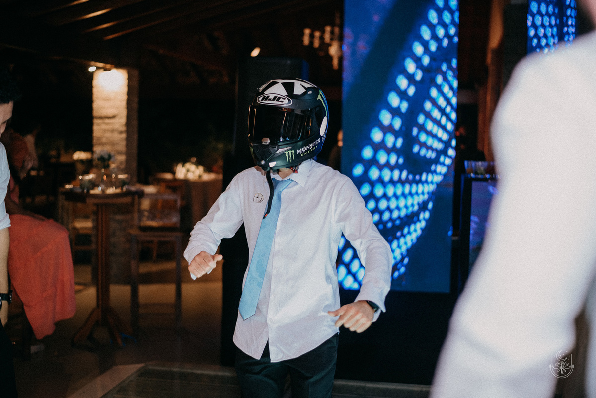 padrinho de capacete 