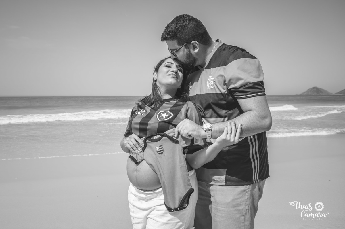 Ensaio Gestante - sessão gestante - na praia - Grumari - Rio de Janeiro , RJ - Thaís Camara fotografia
