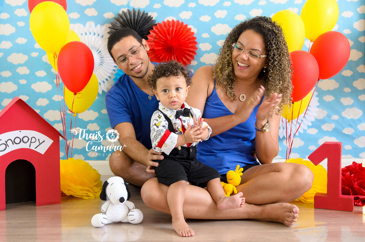 Cake Smash - Smash the cake - Snoopy - ensaio com bolo - Rio de Janeiro, RJ - Thaís Camara Fotografia