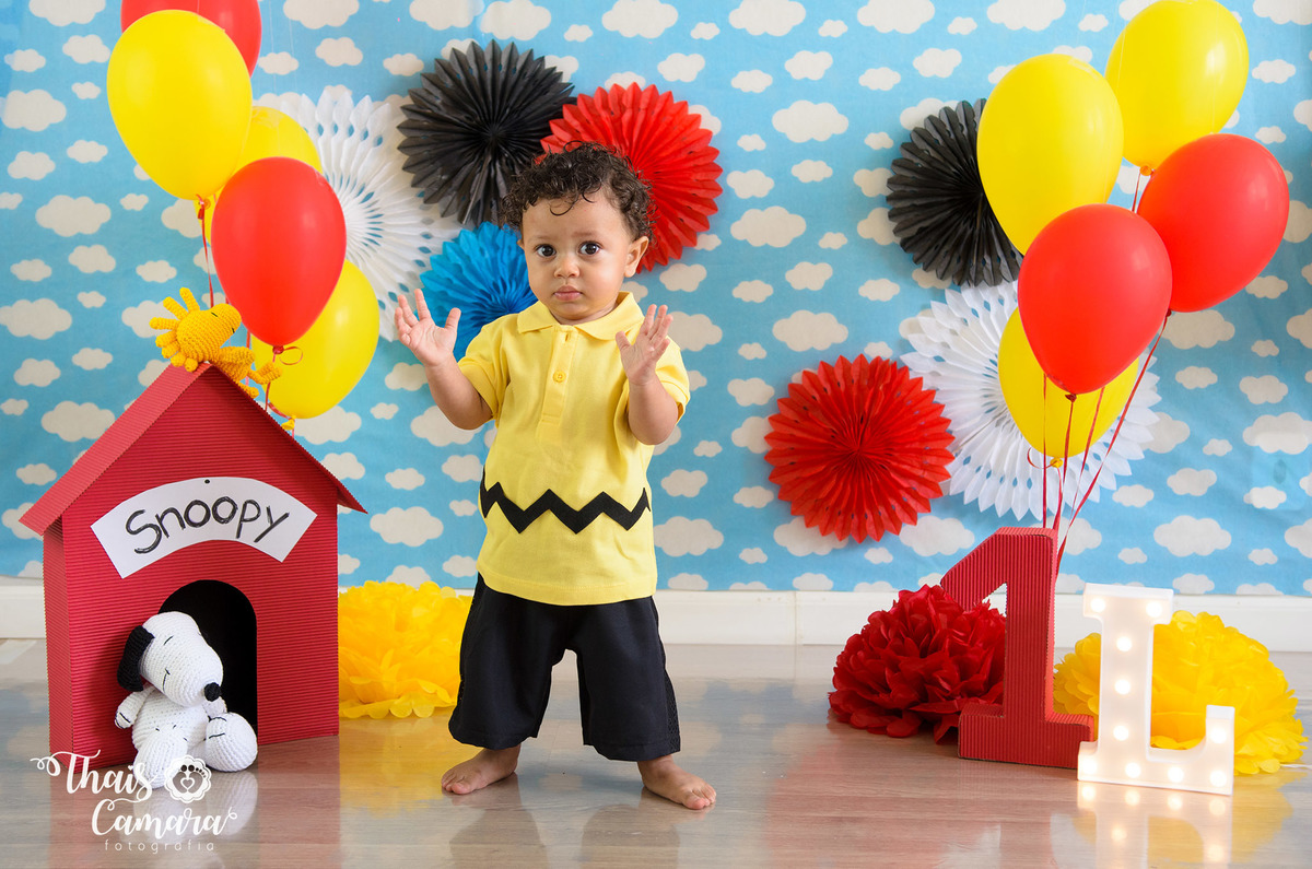 Cake Smash - Smash the cake - Snoopy - ensaio com bolo - Rio de Janeiro, RJ - Thaís Camara Fotografia