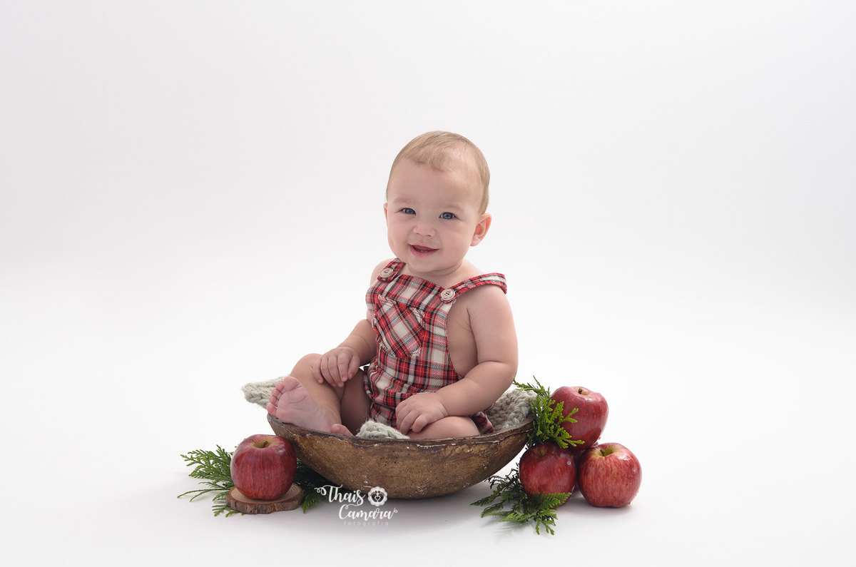 ensaio menino, banho de leite, acompanhamento trimestral, acompanhamento mensal, foto mensal, book mensal, book infantil, ensaio frutinhas menino, ensaio frutinhas, book frutinhas, baby milkbath, banho de leite infantil, estúdio em campo grande rj