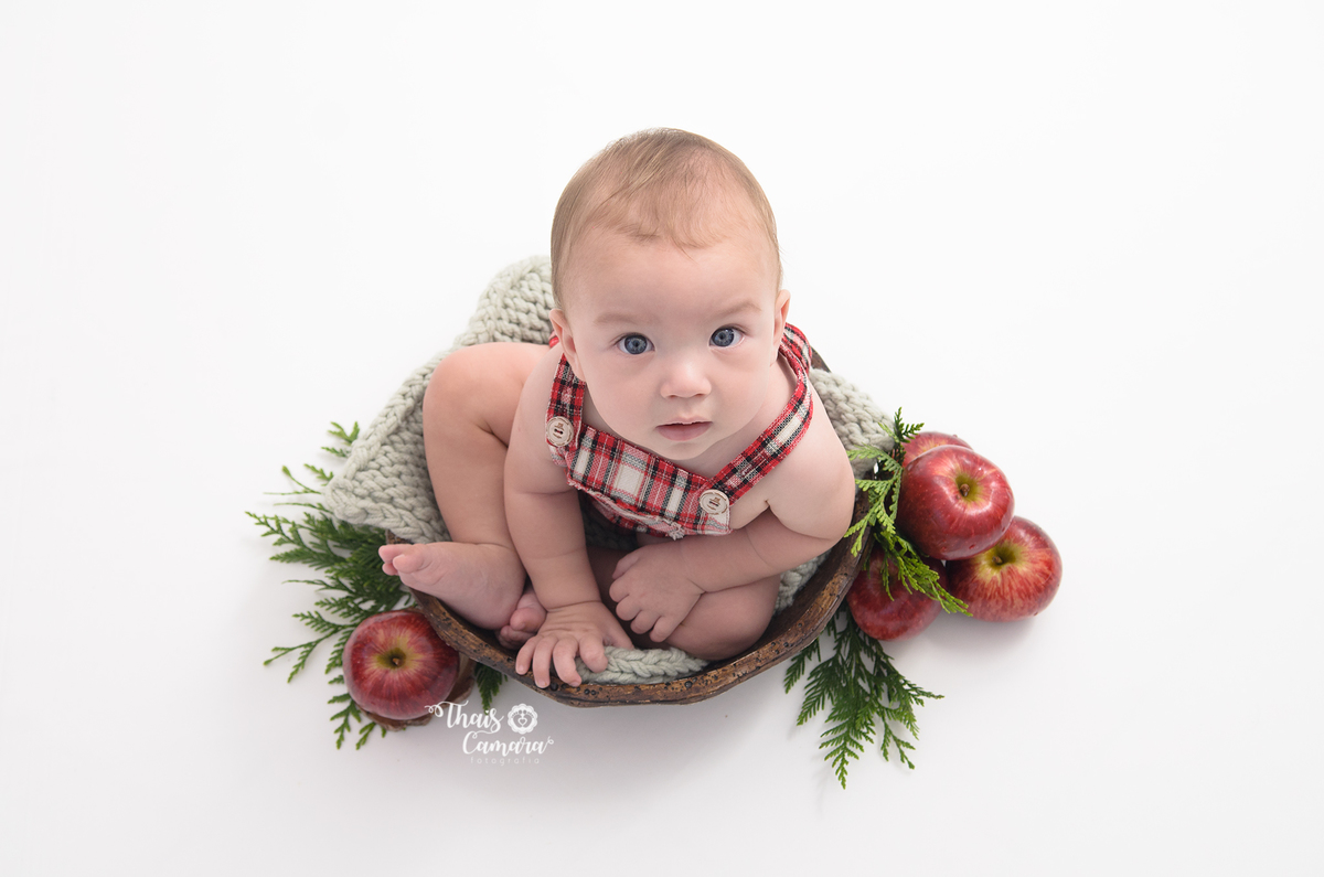 ensaio menino, banho de leite, acompanhamento trimestral, acompanhamento mensal, foto mensal, book mensal, book infantil, ensaio frutinhas menino, ensaio frutinhas, book frutinhas, baby milkbath, banho de leite infantil, estúdio em campo grande rj