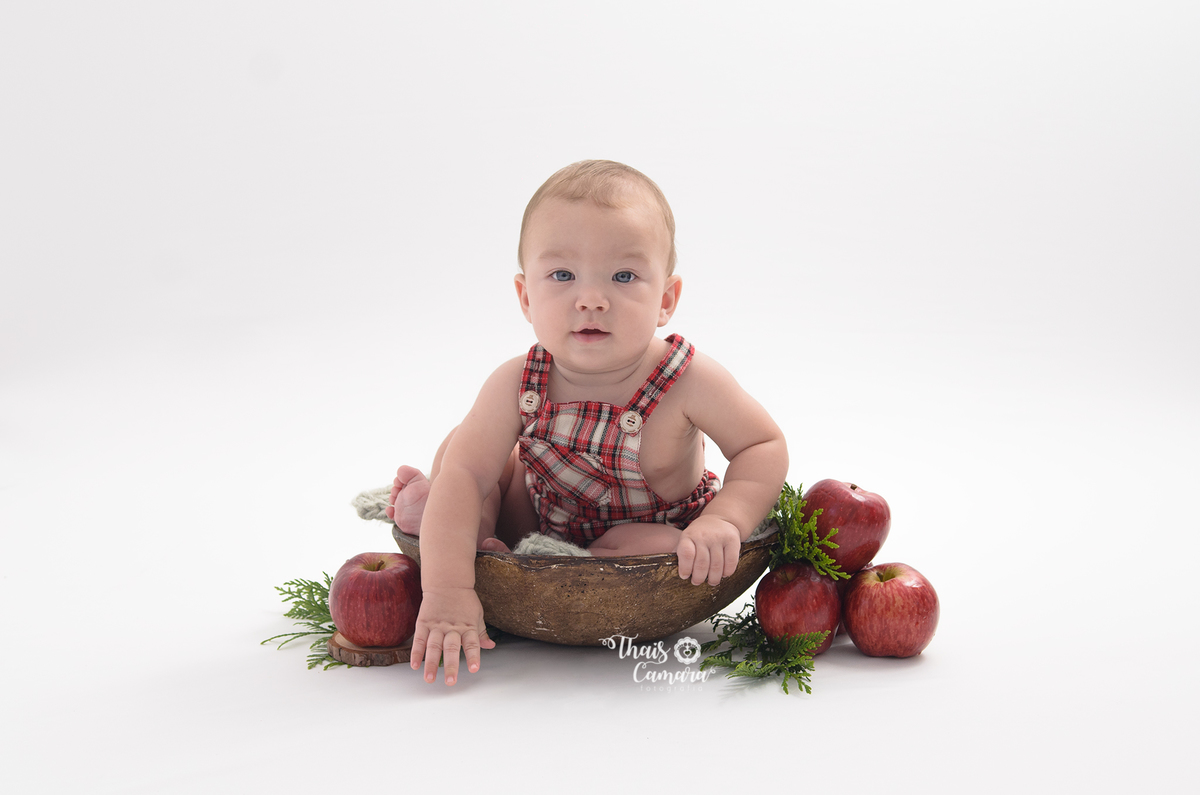 ensaio menino, banho de leite, acompanhamento trimestral, acompanhamento mensal, foto mensal, book mensal, book infantil, ensaio frutinhas menino, ensaio frutinhas, book frutinhas, baby milkbath, banho de leite infantil, estúdio em campo grande rj