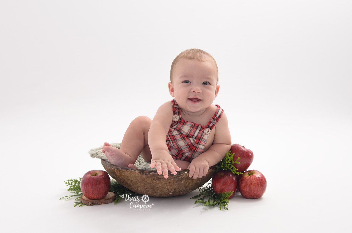 ensaio menino, banho de leite, acompanhamento trimestral, acompanhamento mensal, foto mensal, book mensal, book infantil, ensaio frutinhas menino, ensaio frutinhas, book frutinhas, baby milkbath, banho de leite infantil, estúdio em campo grande rj