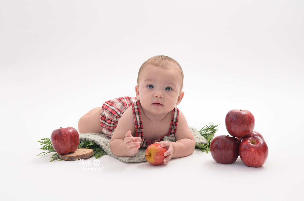 ensaio menino, banho de leite, acompanhamento trimestral, acompanhamento mensal, foto mensal, book mensal, book infantil, ensaio frutinhas menino, ensaio frutinhas, book frutinhas, baby milkbath, banho de leite infantil, estúdio em campo grande rj