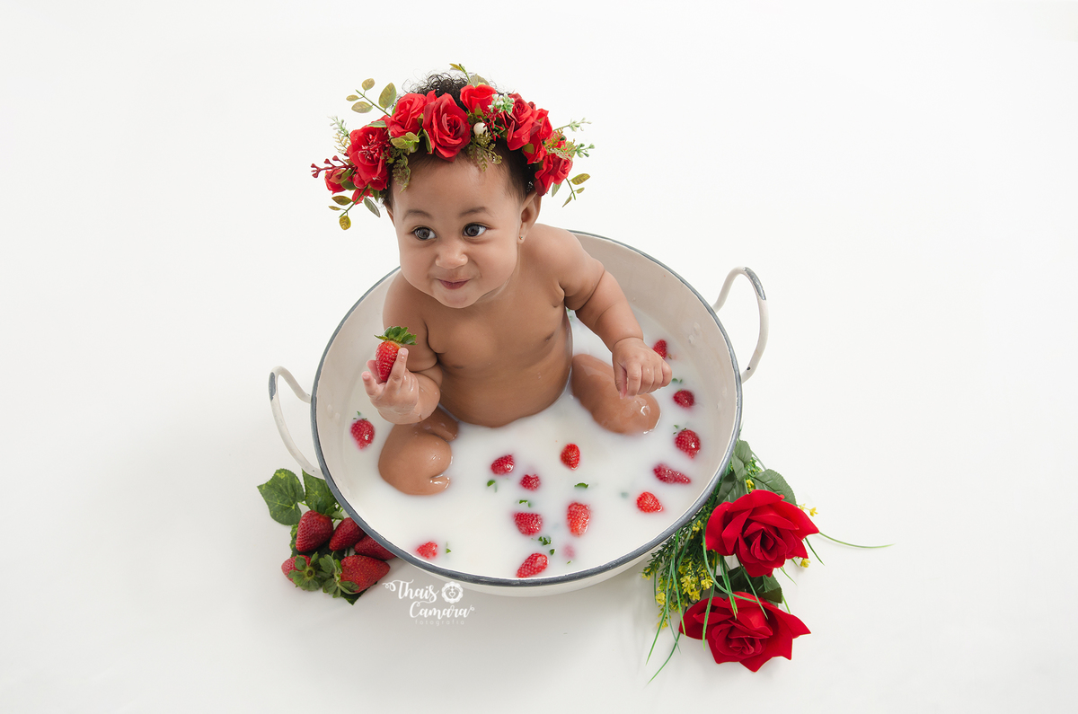 ensaio menina, banho de leite, acompanhamento trimestral, acompanhamento mensal, foto mensal, book mensal, book infantil, ensaio frutinhas menino, ensaio frutinhas, book frutinhas, baby milkbath, banho de leite infantil, estúdio em campo grande rj