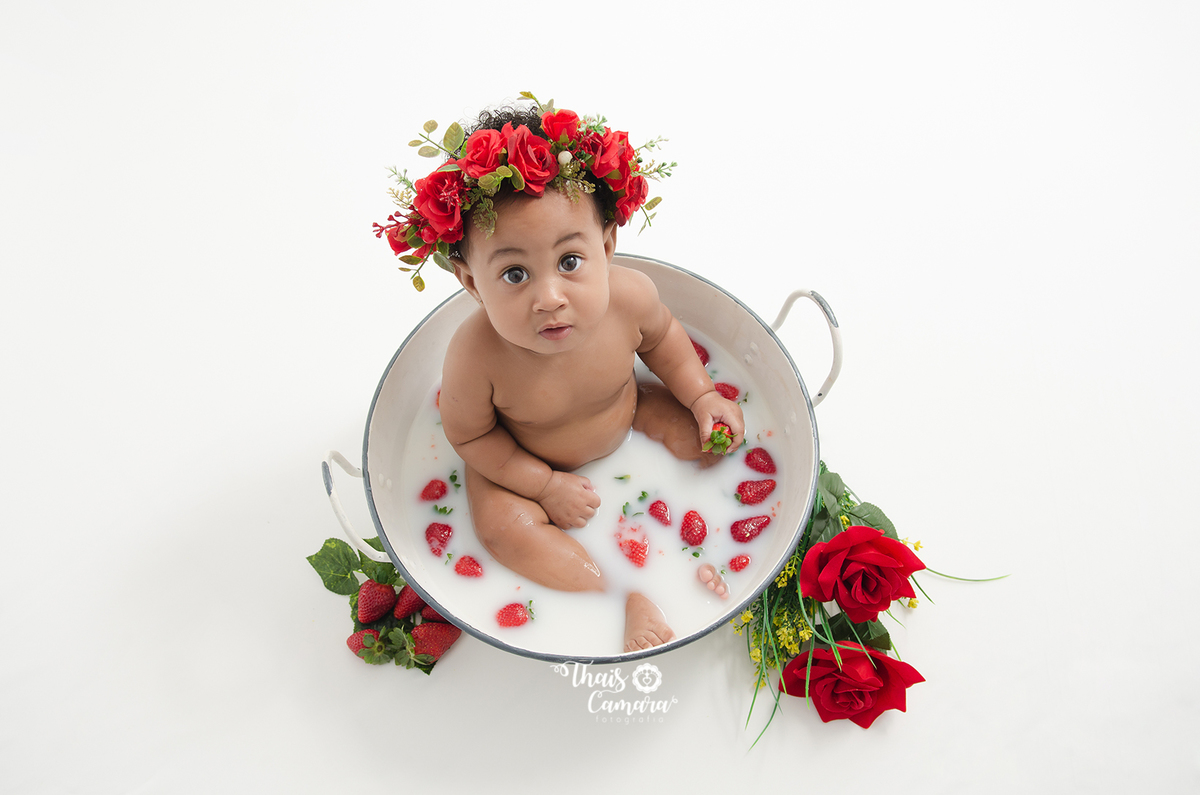 ensaio menina, banho de leite, acompanhamento trimestral, acompanhamento mensal, foto mensal, book mensal, book infantil, ensaio frutinhas menino, ensaio frutinhas, book frutinhas, baby milkbath, banho de leite infantil, estúdio em campo grande rj