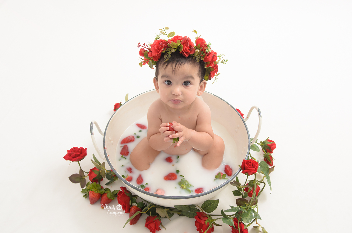 ensaio menina, banho de leite, acompanhamento trimestral, acompanhamento mensal, foto mensal, book mensal, book infantil, ensaio frutinhas menino, ensaio frutinhas, book frutinhas, baby milkbath, banho de leite infantil, estúdio em campo grande rj