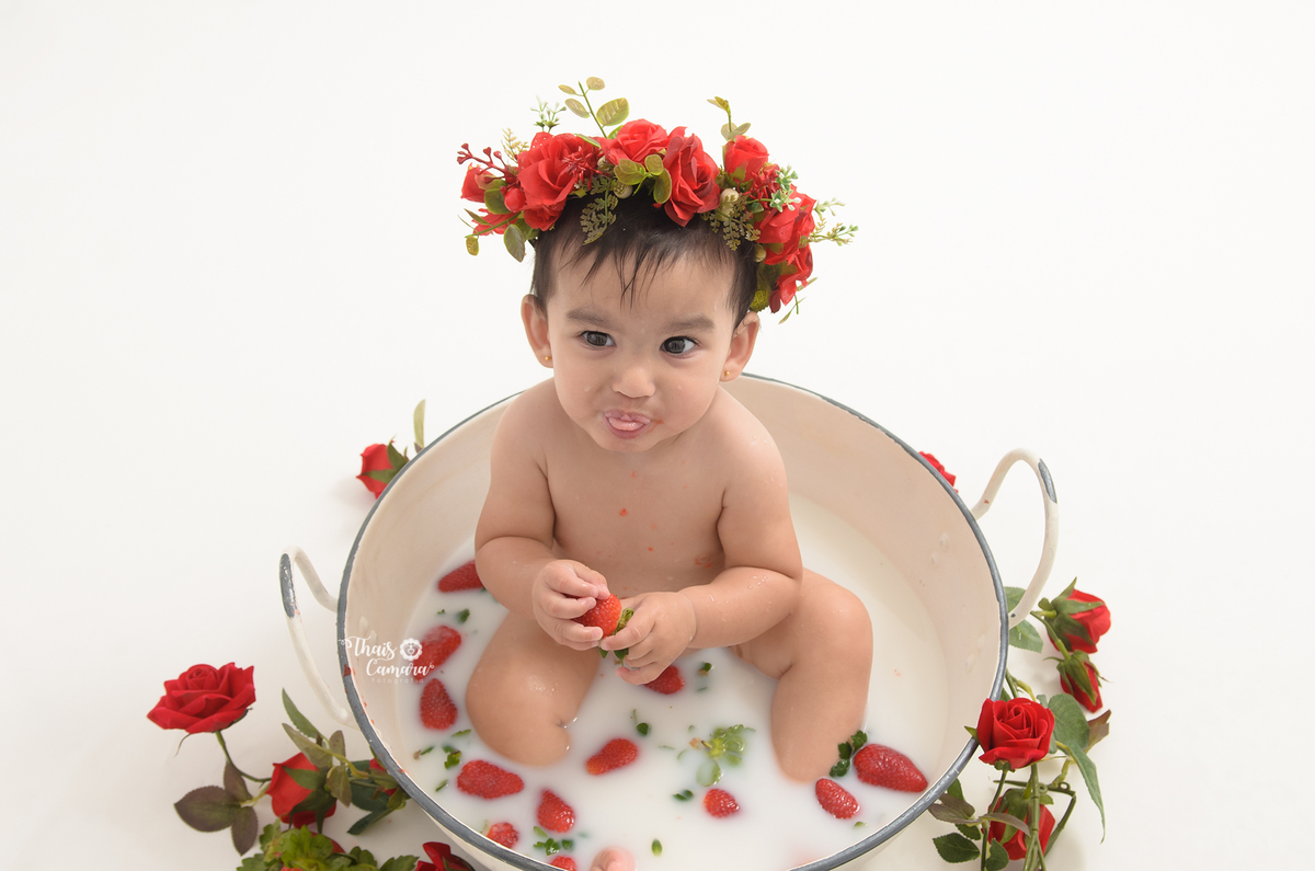 ensaio menina, banho de leite, acompanhamento trimestral, acompanhamento mensal, foto mensal, book mensal, book infantil, ensaio frutinhas menino, ensaio frutinhas, book frutinhas, baby milkbath, banho de leite infantil, estúdio em campo grande rj