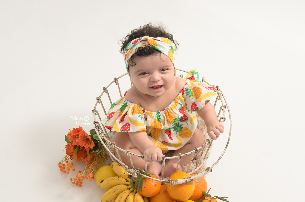 ensaio menina, banho de leite, acompanhamento trimestral, acompanhamento mensal, foto mensal, book mensal, book infantil, ensaio frutinhas menino, ensaio frutinhas, book frutinhas, baby milkbath, banho de leite infantil, estúdio em campo grande rj