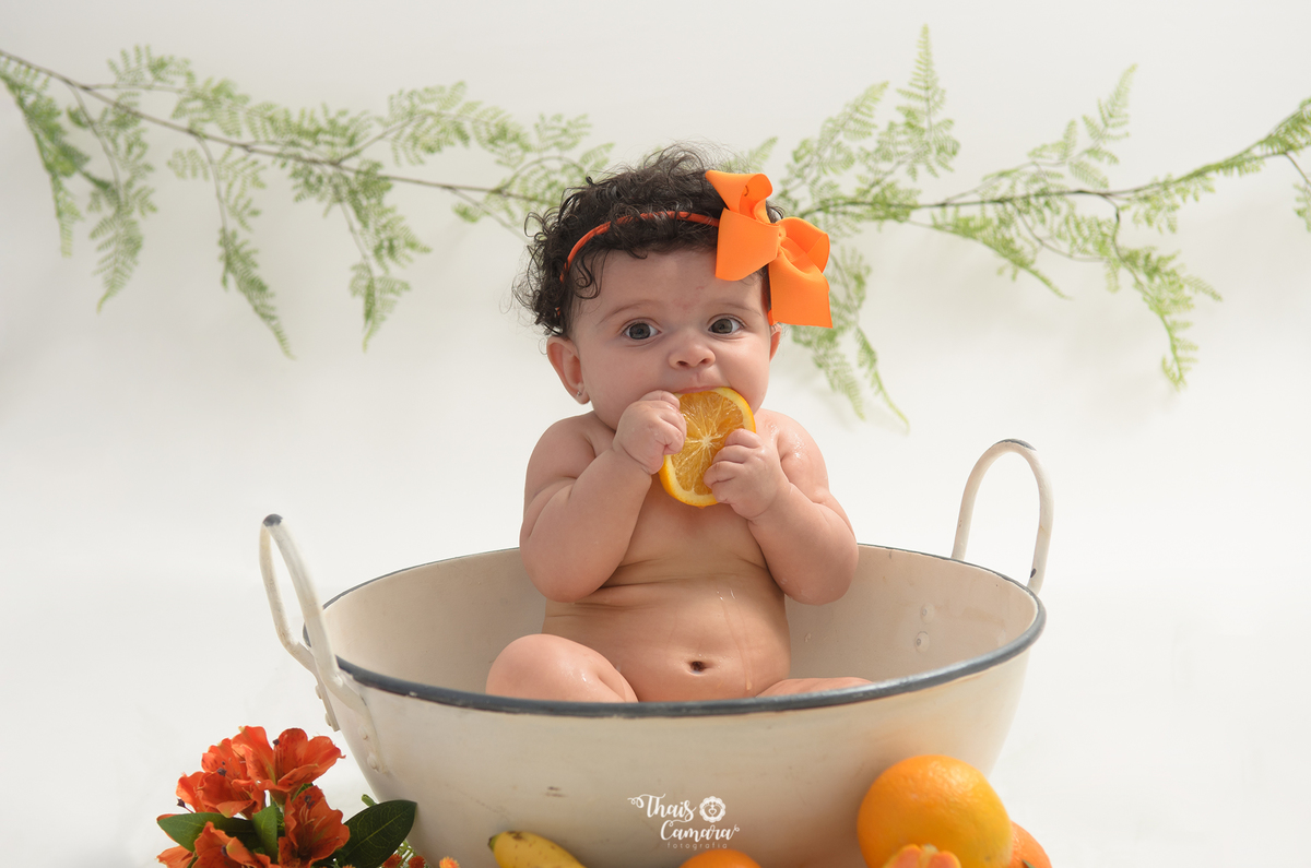 ensaio menina, banho de leite, acompanhamento trimestral, acompanhamento mensal, foto mensal, book mensal, book infantil, ensaio frutinhas menino, ensaio frutinhas, book frutinhas, baby milkbath, banho de leite infantil, estúdio em campo grande rj