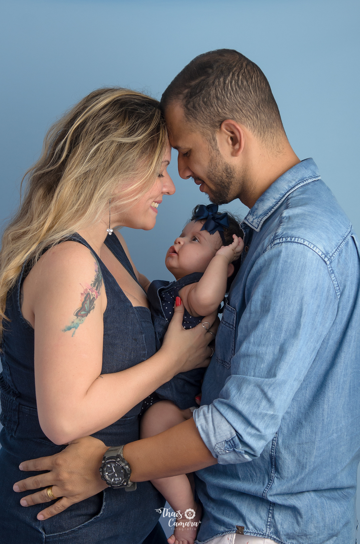 ensaio familia em estúdio, ensaio pais, sessão familia, fotos de família, pose ensaio familia, ensaio em estudio, studio campo grande rj, thais camara fotografia