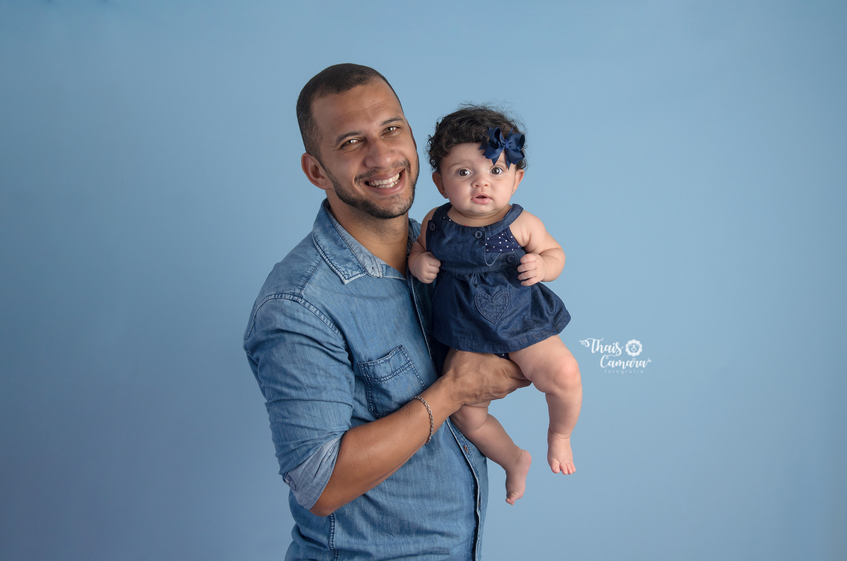 ensaio familia em estúdio, ensaio pais, sessão familia, fotos de família, pose ensaio familia, ensaio em estudio, studio campo grande rj, thais camara fotografia
