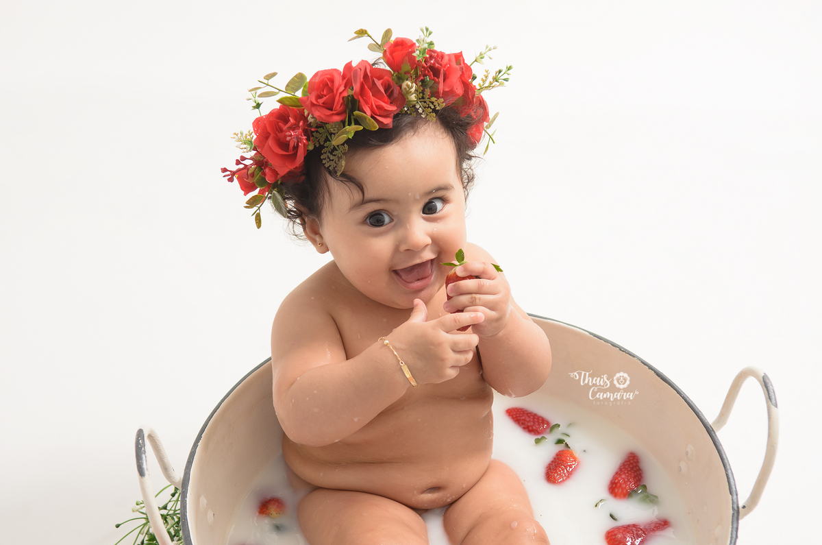 ensaio menina, banho de leite, acompanhamento trimestral, acompanhamento mensal, foto mensal, book mensal, book infantil, ensaio frutinhas menino, ensaio frutinhas, book frutinhas, baby milkbath, banho de leite infantil, estúdio em campo grande rj