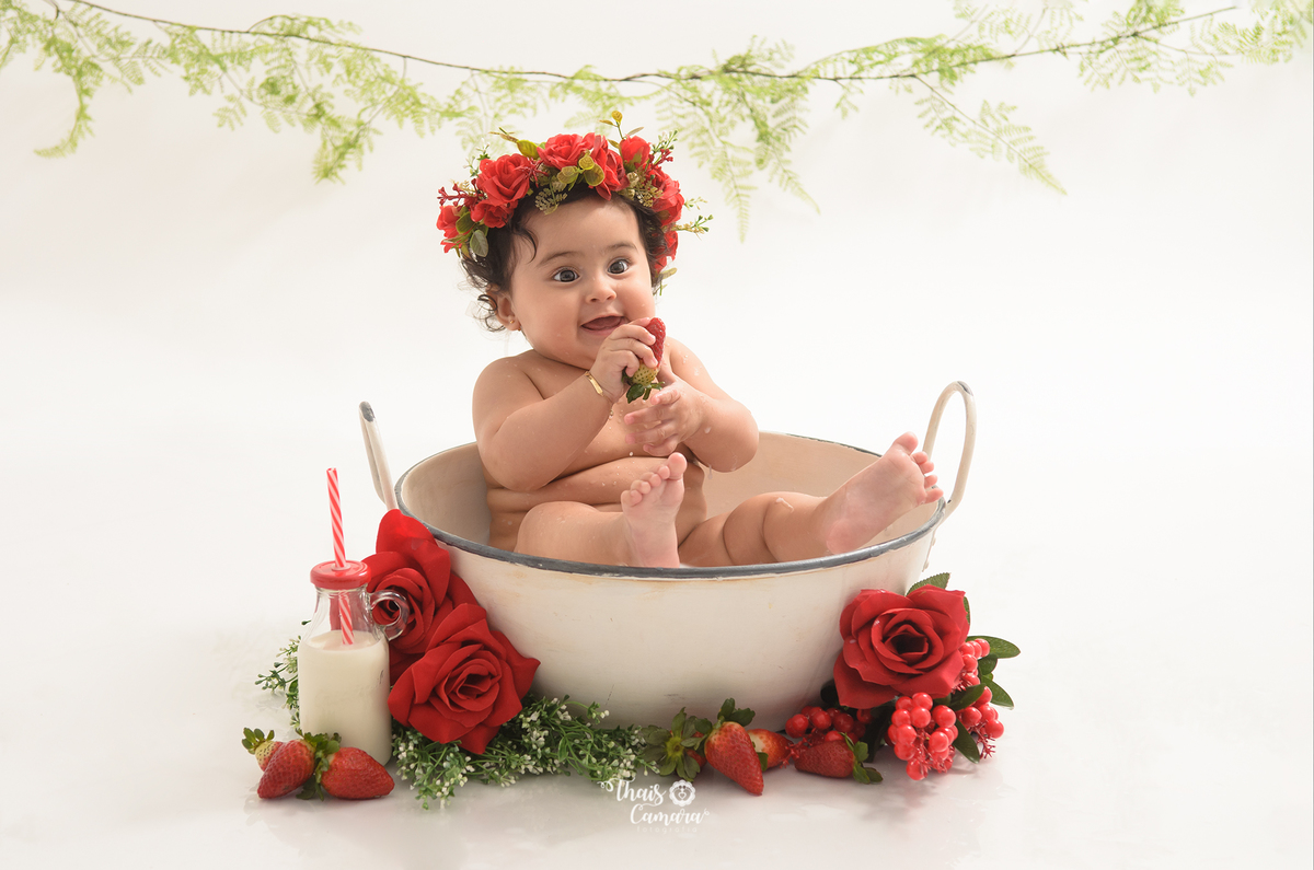ensaio menina, banho de leite, acompanhamento trimestral, acompanhamento mensal, foto mensal, book mensal, book infantil, ensaio frutinhas menino, ensaio frutinhas, book frutinhas, baby milkbath, banho de leite infantil, estúdio em campo grande rj