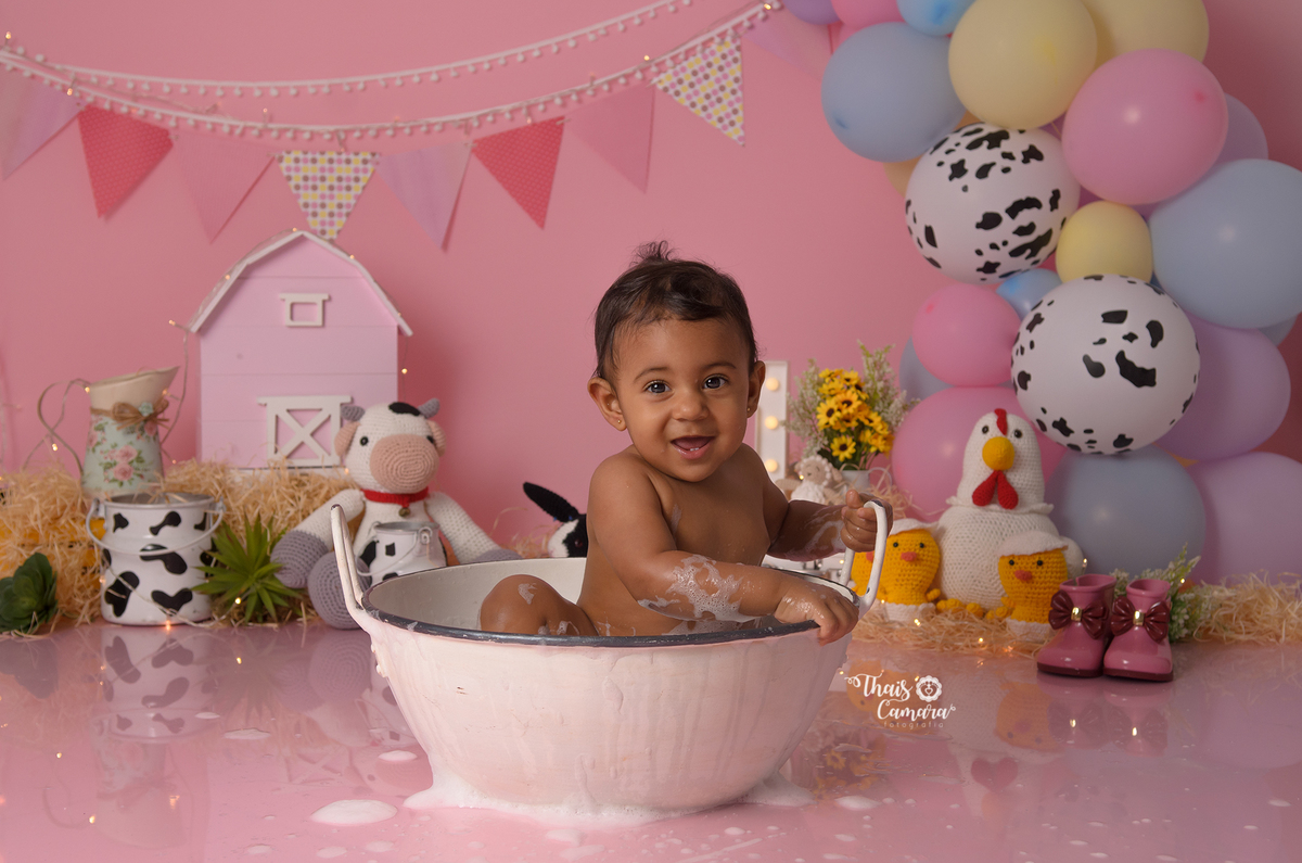 cake smash fazendinha, smash the cake, farm girl, fazendinha cake smash, ensaio de 1 ano, ensaio com bolo, decor festa fazendinha rosa, decoração fazenda rosa, studio infantil rj