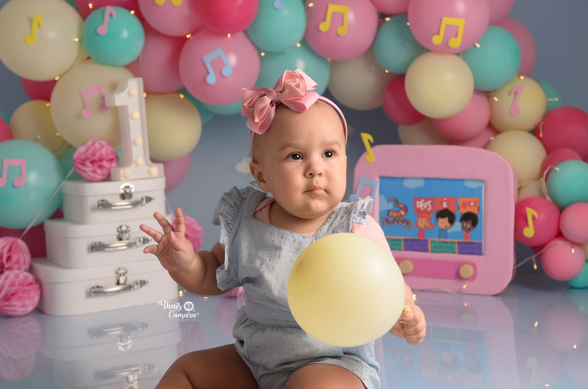 cake smash 3 palavrinhas, smash the cake, 3 palavrinhas menina, gospel cake smash, ensaio de 1 ano, ensaio com bolo, decor festa 3 palavrinhas rosa, decoração rosa, studio infantil rj