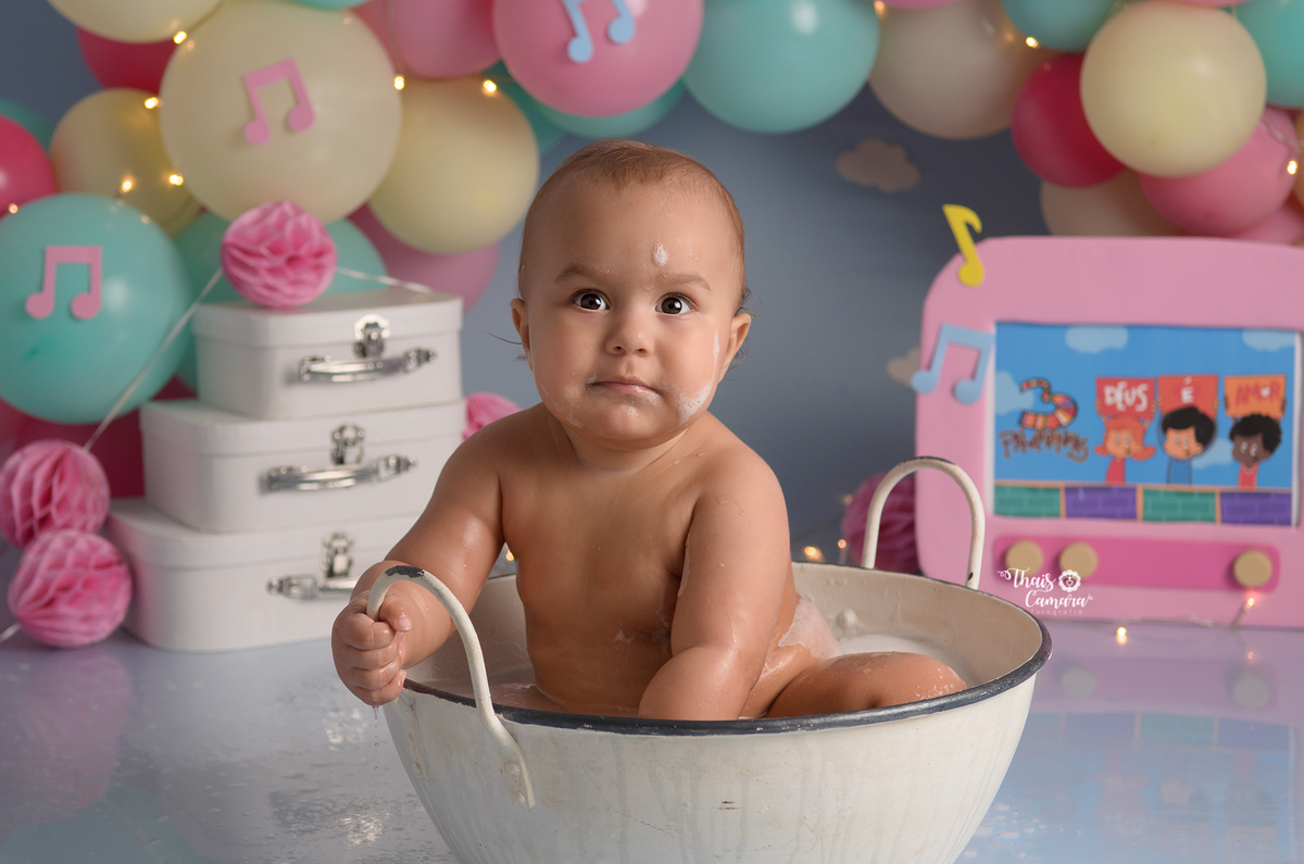 cake smash 3 palavrinhas, smash the cake, 3 palavrinhas menina, gospel cake smash, ensaio de 1 ano, ensaio com bolo, decor festa 3 palavrinhas rosa, decoração rosa, studio infantil rj