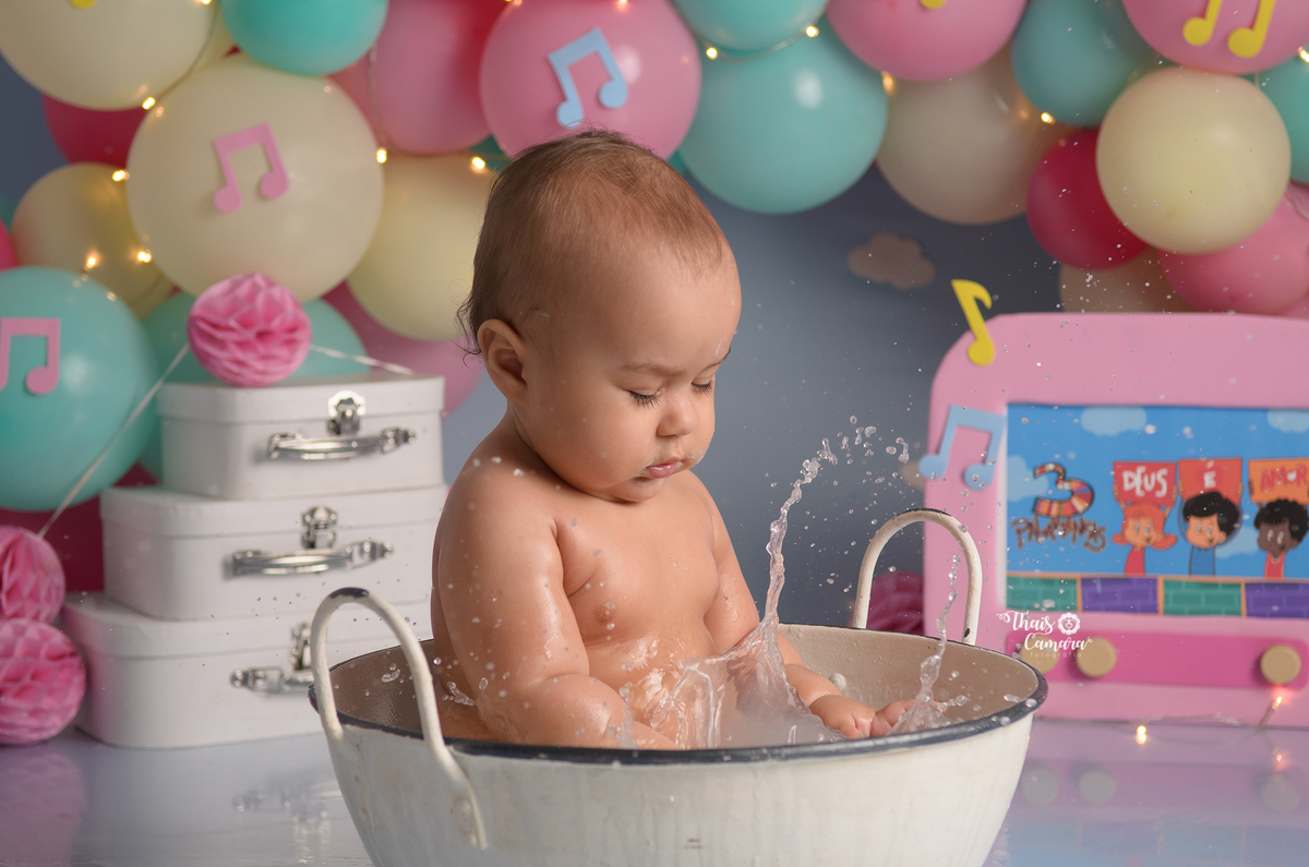 cake smash 3 palavrinhas, smash the cake, 3 palavrinhas menina, gospel cake smash, ensaio de 1 ano, ensaio com bolo, decor festa 3 palavrinhas rosa, decoração rosa, studio infantil rj