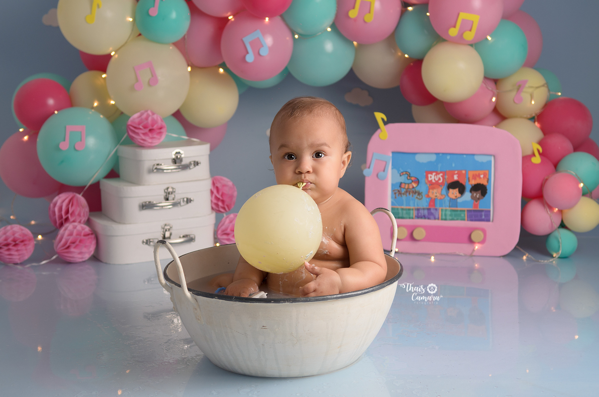 cake smash 3 palavrinhas, smash the cake, 3 palavrinhas menina, gospel cake smash, ensaio de 1 ano, ensaio com bolo, decor festa 3 palavrinhas rosa, decoração rosa, studio infantil rj