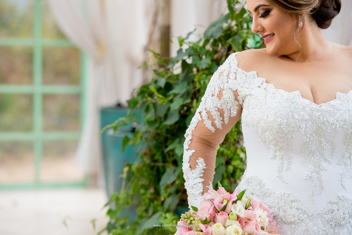A noiva em sua beleza plena, Gabriella Bersan, linda e delicada.