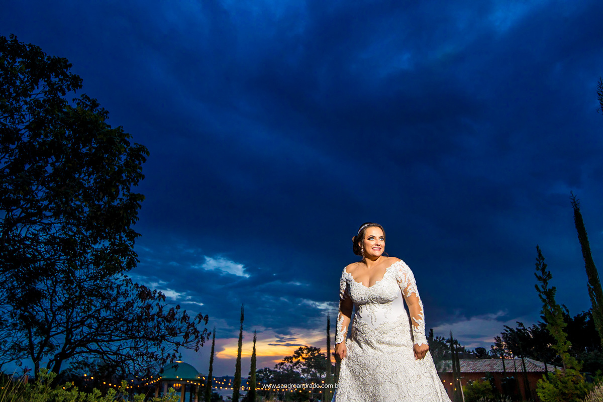 O céu nos surpreendeu neste ensaio, tantas cores lindas no céu, presente de DEUS para a noiva Gabi.