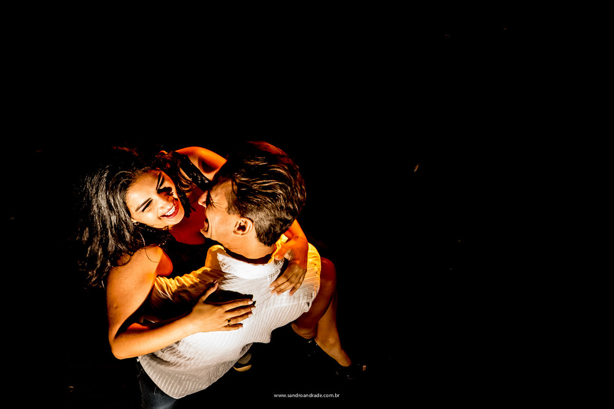 Dançar com voce em meus braços é muito mais gostoso
