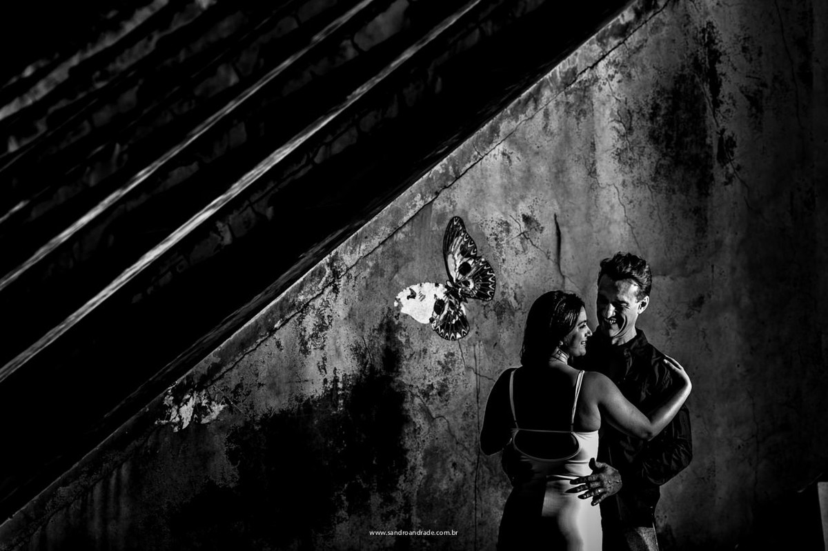 Olhares perdidos, que pensam no grande dia desse lindo casamento